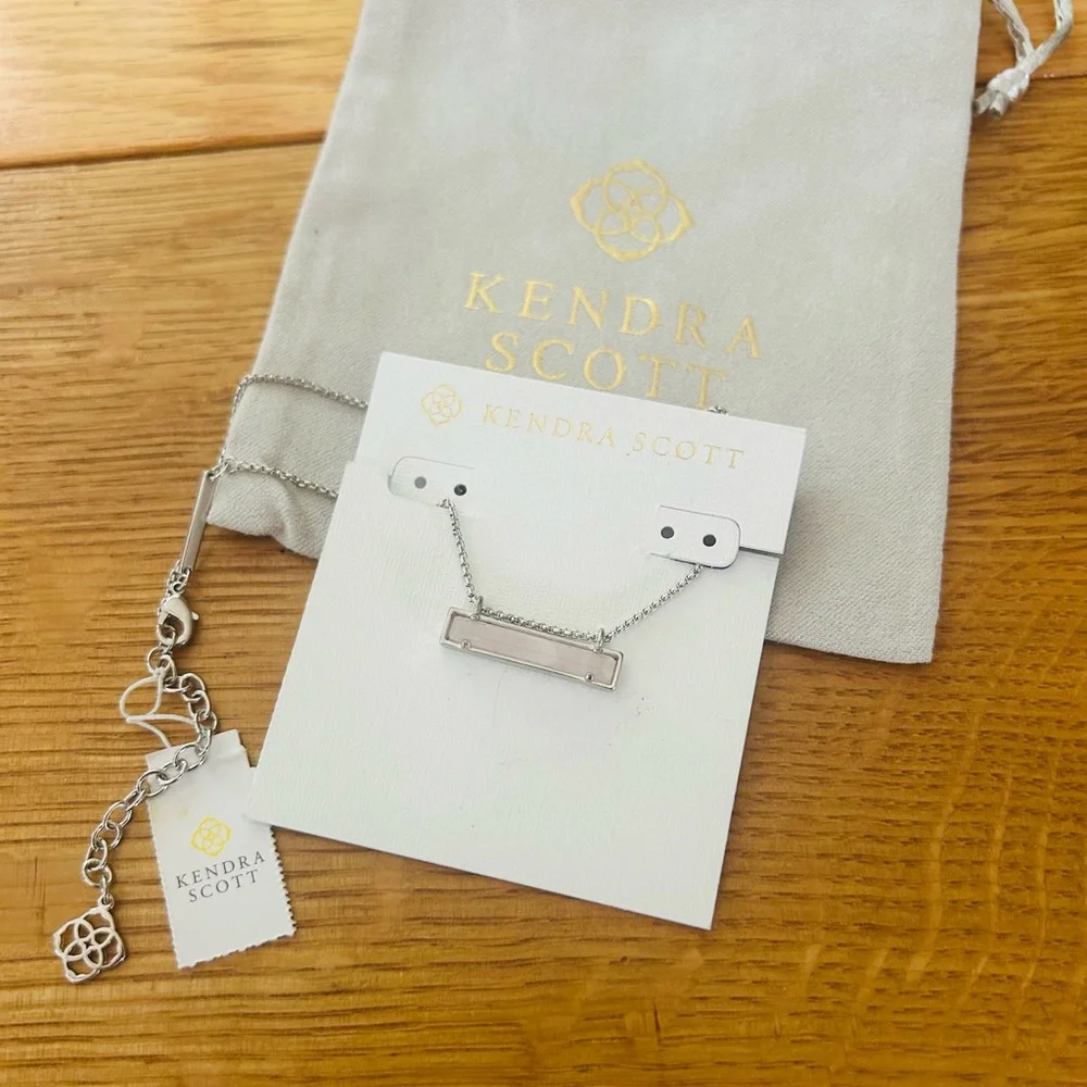 NWT Kendra Scott 14k rosegold mother of pearl pendant - Picture 4 of 5